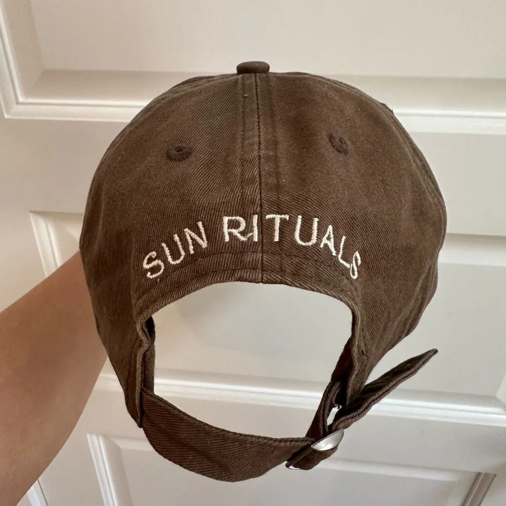 Sun Rituals Re-centre Cap - Choc | OS - Picture 8 of 10